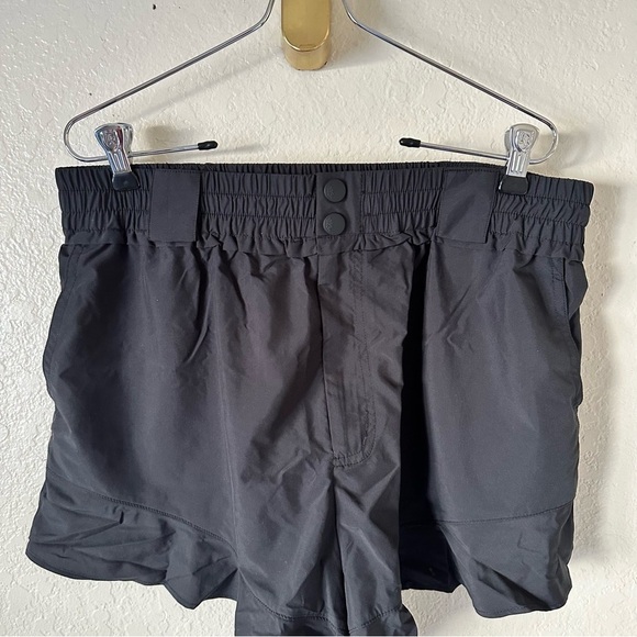 NEW Free people get your flirt on black shorts size L - Picture 3 of 7